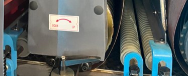 1300 WBS 2U  Подпружиненные ролики Подпружиненные обрезиненные ролики для равномерного позиционирования панели на столе 