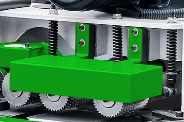 EcoWood 412  Настройка прижимных роликов  Усилие прижимных подающих роликов настраивается механическим путем через пружинный механизм  Благодаря этому возможна работа станка в неотапливаемых помещениях 