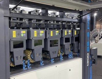 Baromak 1300 BS-S PRO  Станина 6 шлифовальных агрегатов, специально разработанных инженерами Baromak  Все агрегаты имеют осцилляцию, регулировку скорости вращения, реверс на вращении, что необходимо для кротчайшей перенастройки при шлифовки разных...