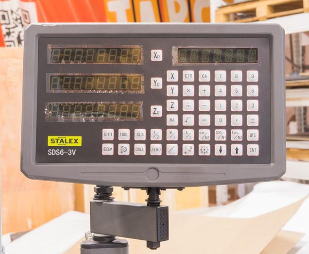 C6256/2000 
  Встроенное УЦИ  
 Наличие обеспечивает более точную настройку параметров для качественной обработки деталей в автоматическом и полуавтоматическом режимах  
