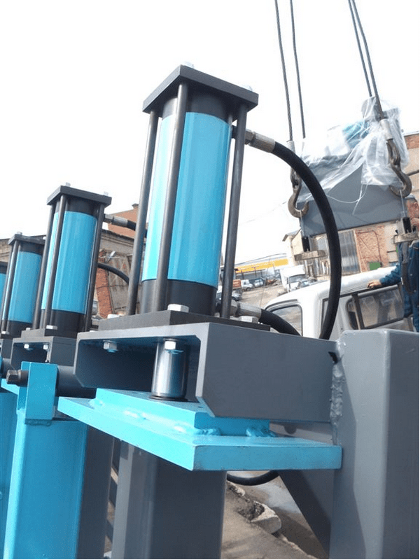 IRONMAC Press 150/HP Universal  Все рабочие поверхности обработаны для повышения точности  Все блоки гидравлики снабжены системой устойчивости к высокому давлению и протеканию 
