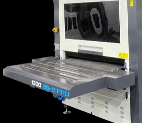 Baromak 1300 BS-S PRO  Встроенный конвейер Благодаря удлинению конвейера на 1 метр на выходе из станка, позволяет легко убирать детали не прибегая к дополнительным устройствам 